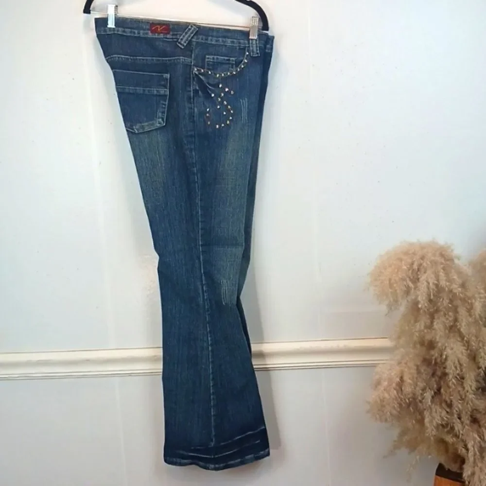 Y2K NEESO medium wash boot cut silver studded premium jeans sz 15